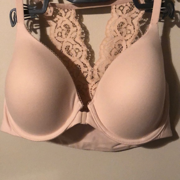 Body by Victoria bra, front close 34D, beige/cream